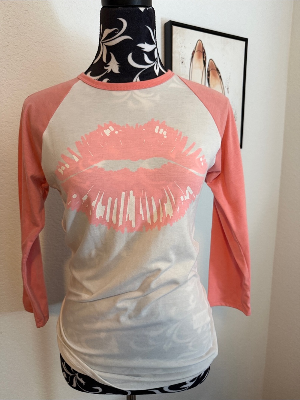 LuLaRoe Pink and White Raglan Long Sleeve Tee with Lip Graphic